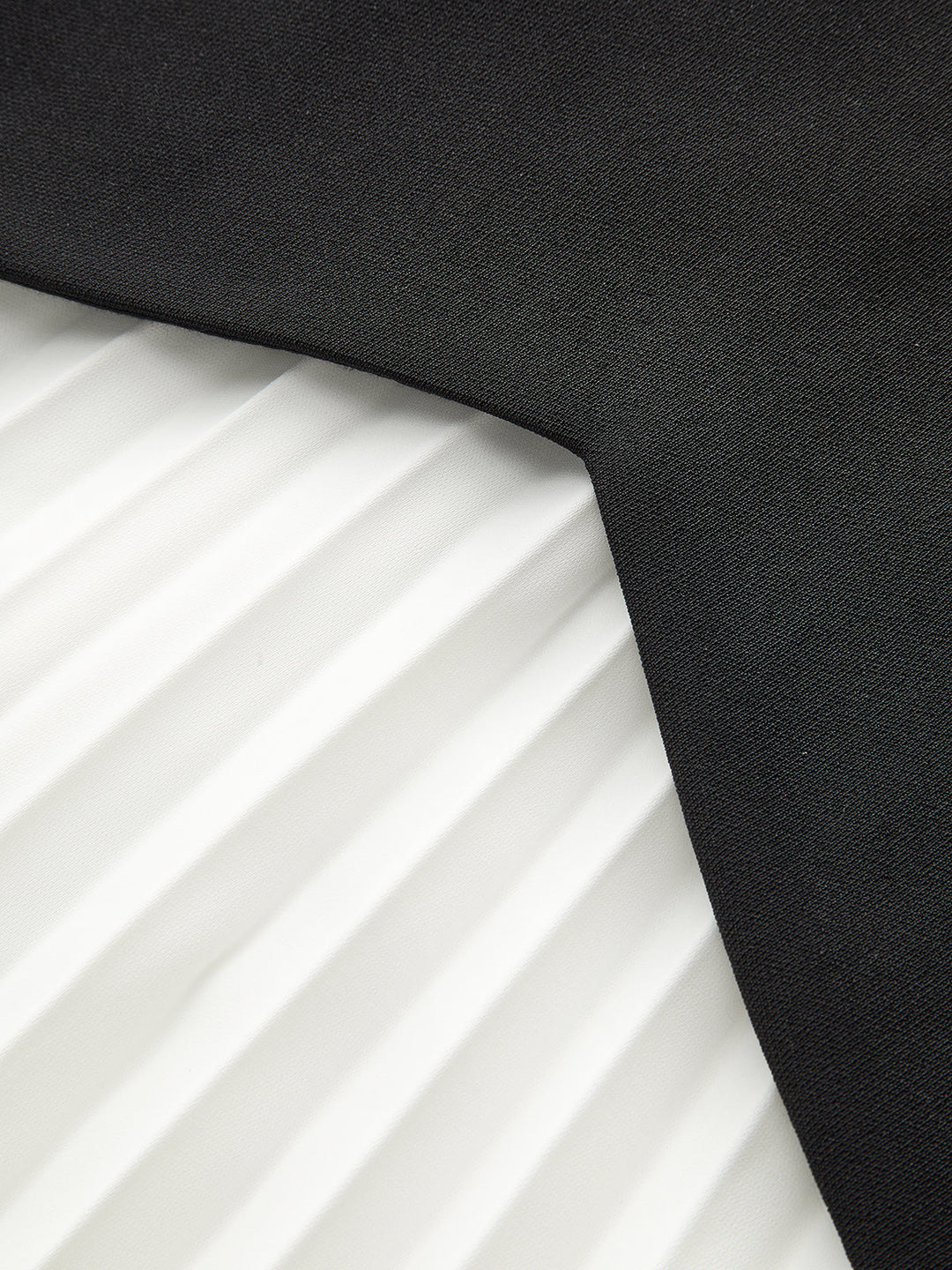 Long Sleeve Color-Block Pleated Dress