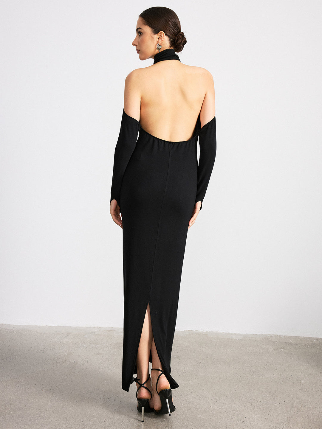Halter Neck Backless Long Sleeve Knit Maxi Dress